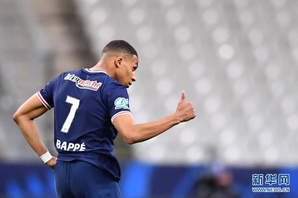 赛后法国杯焦点战；广东宏远单刀错失；媒体盛赞；控场能力受关注的简单介绍